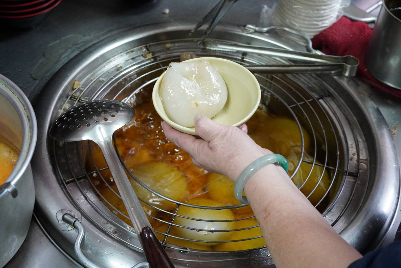 ☆【台中美食】李精誠小吃。肉圓、餛飩必吃！多人來吃推薦肉羹