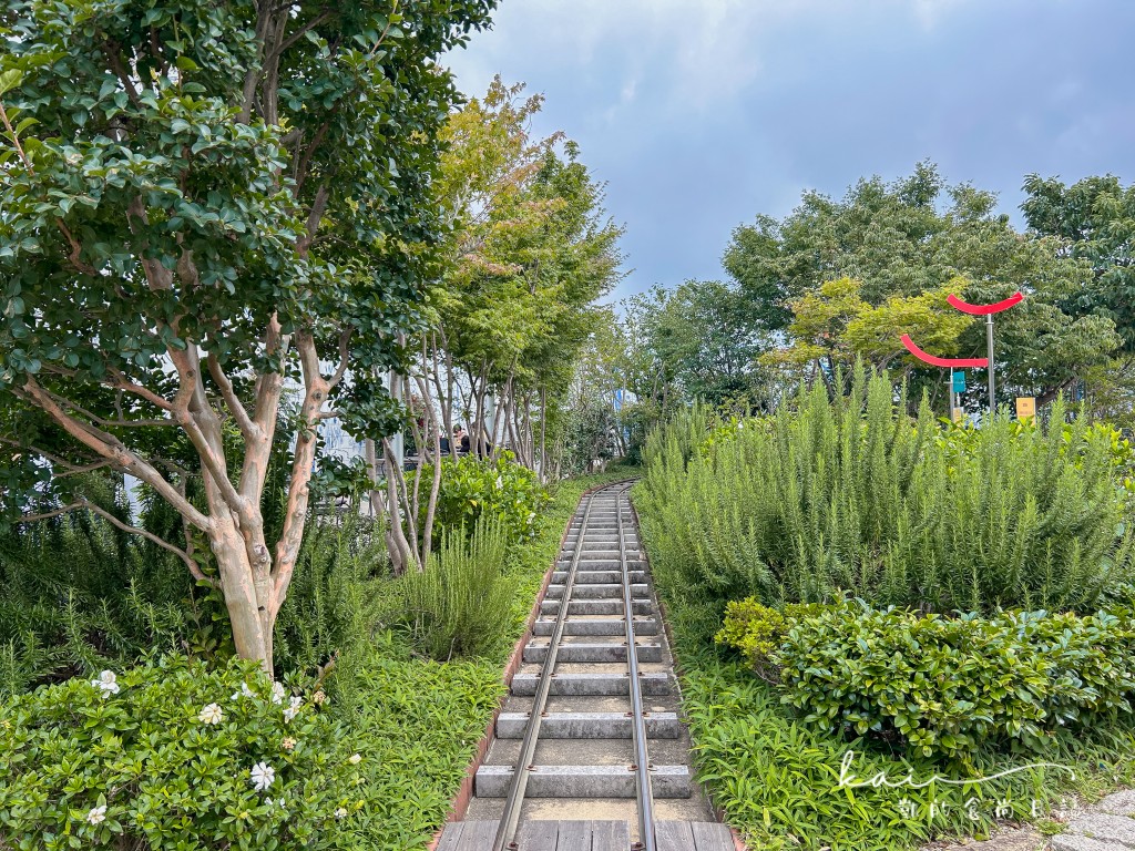 福岡景點推薦。JR博多車站隱藏版鐵道神社、屋上庭園免門票觀景台