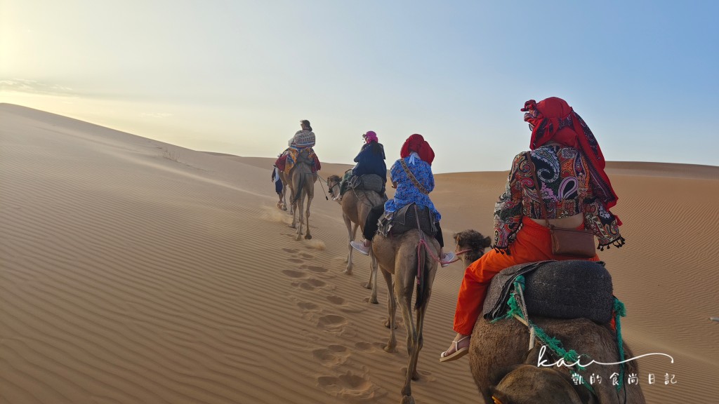摩洛哥梅如卡撒哈拉沙漠騎駱駝、飆沙。尋找三毛筆下的「撒哈拉之心」