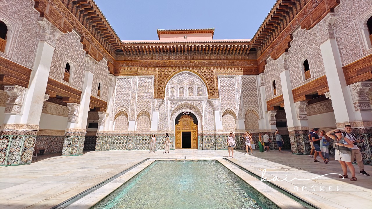 摩洛哥馬拉喀什一日遊景點推薦。老城區市集吃蝸牛、買紀念品、YSL博物館、藍色花園、巴伊亞王宮、庫圖比亞清真寺、
