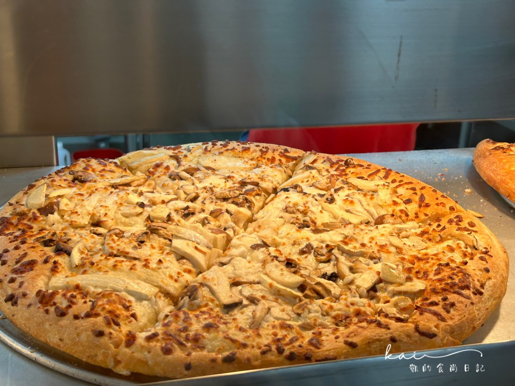 【好市多美食】就愛這款奢華「瓦斯味」。Costco最新松露蕈菇披薩