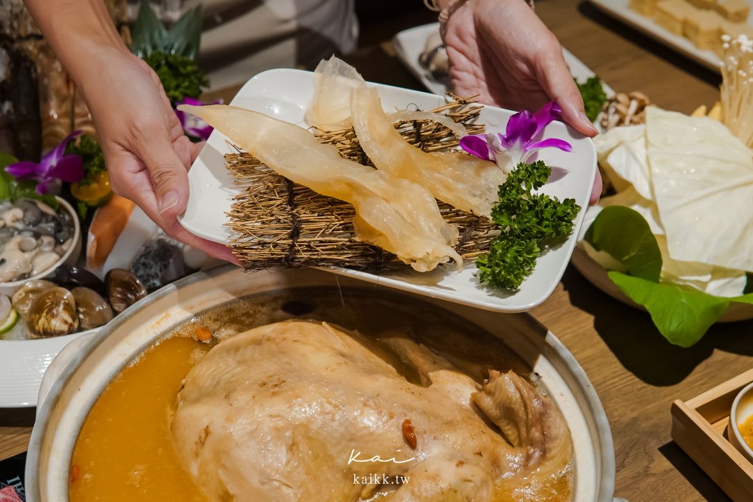 中山站頂流雞湯火鍋！【星曜雞湯】人蔘花膠竹笙雞湯太銷魂，不愧貴婦最愛火鍋界的LV