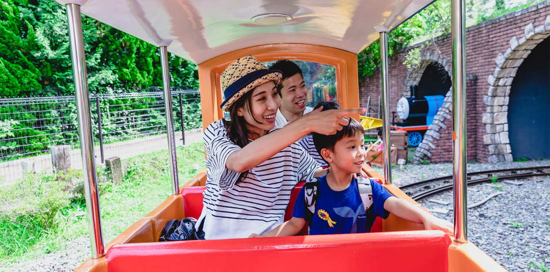 河口湖日本富士急樂園(富士急ハイランド) 金氏世界紀錄的雲霄飛車 叫破喉嚨的絕佳首選！ft.進擊的巨人更新