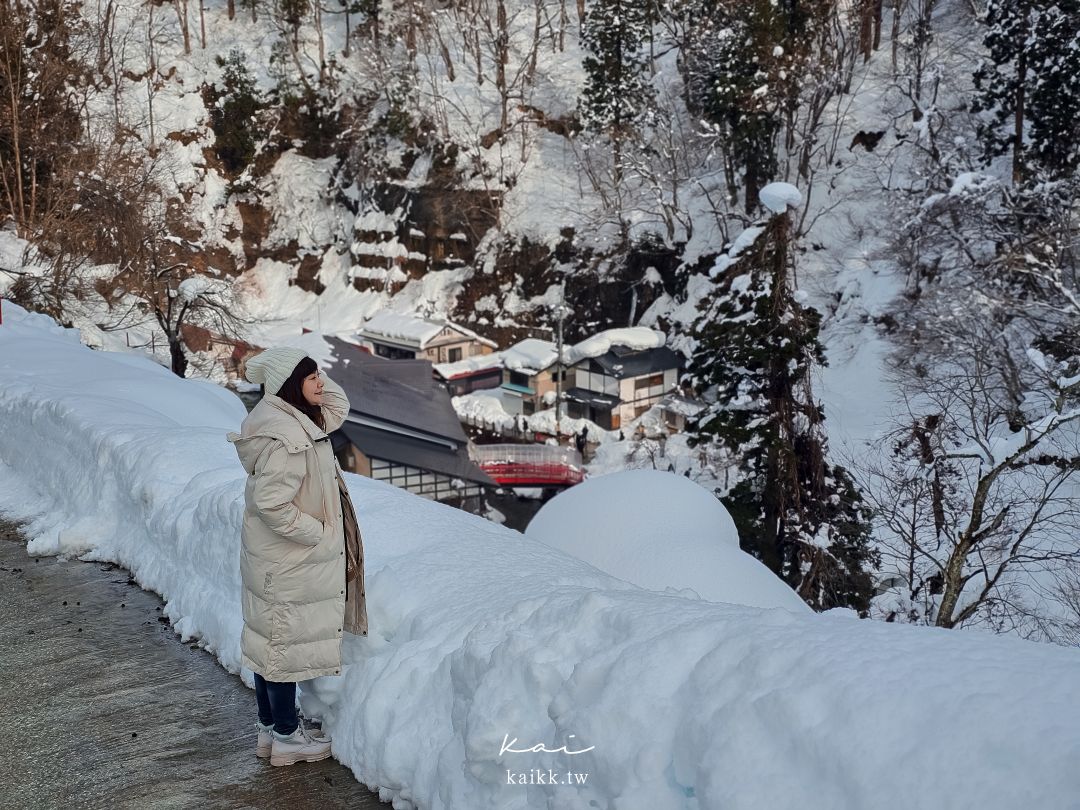 銀山溫泉怎麼穿？冬天下雪這樣穿搭拍照超夢幻！保暖防滑又不怕弄丟配件