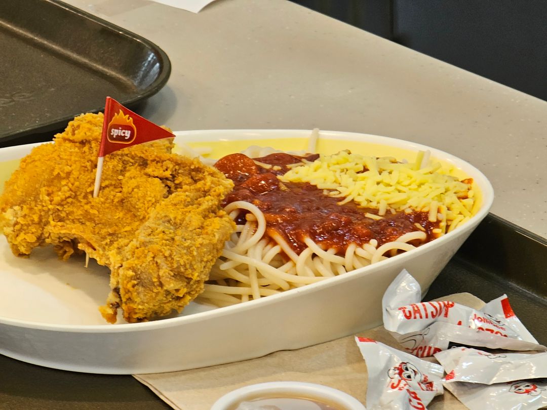宿霧必吃美食No.1！Jollibee炸雞真的有夠強，難怪連麥當勞都怕了