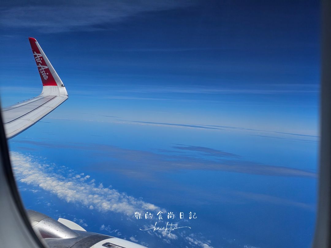 台北飛沙巴第一選擇！亞航AirAsia沙巴亞庇天天直飛。資深會員大推機上餐點、亞航限定商品開箱