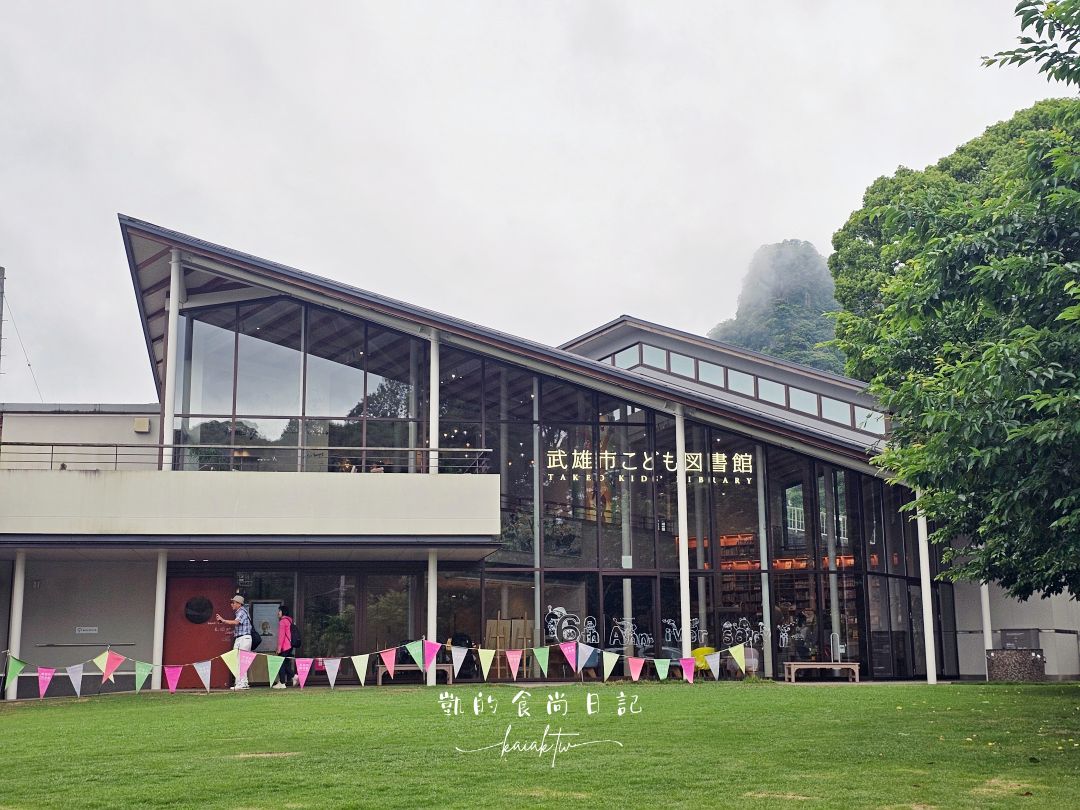 日本最美圖書館。佐賀武雄圖書館復古mix藝文時尚氣息，館內還有星巴克咖啡