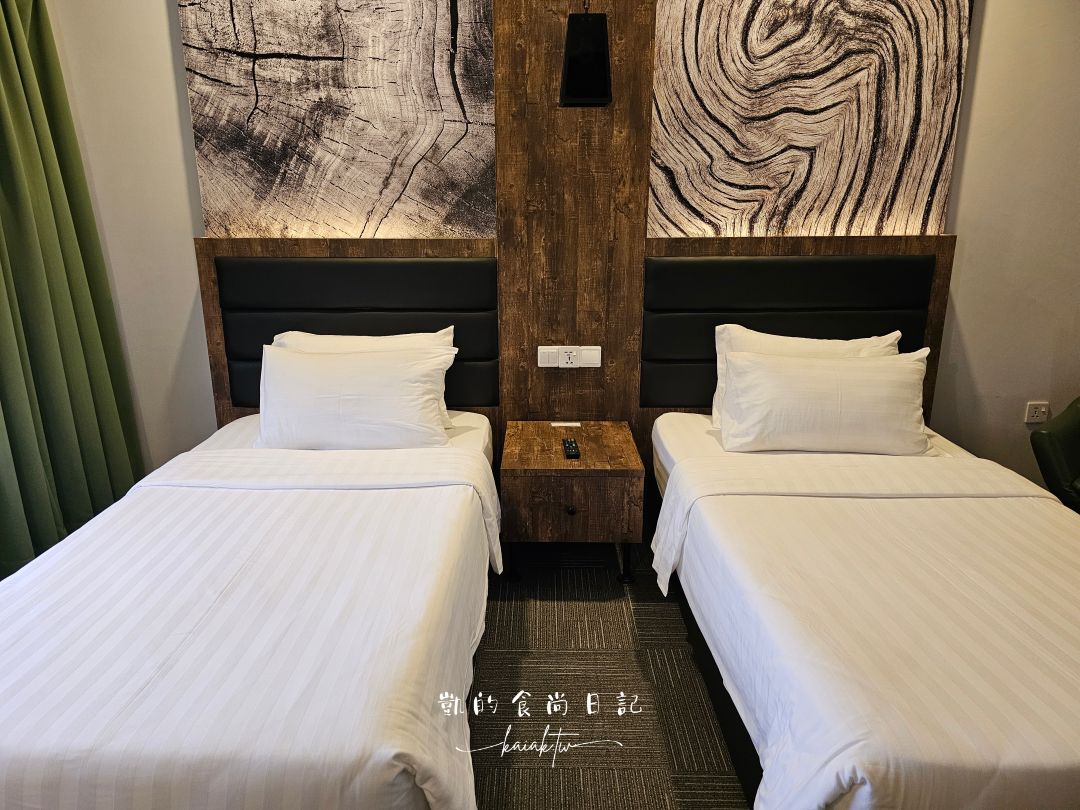 沙巴神山飯店Perkasa Hotel Mt Kinabalu。一開窗就看到神山的基納巴盧山佩卡薩酒店