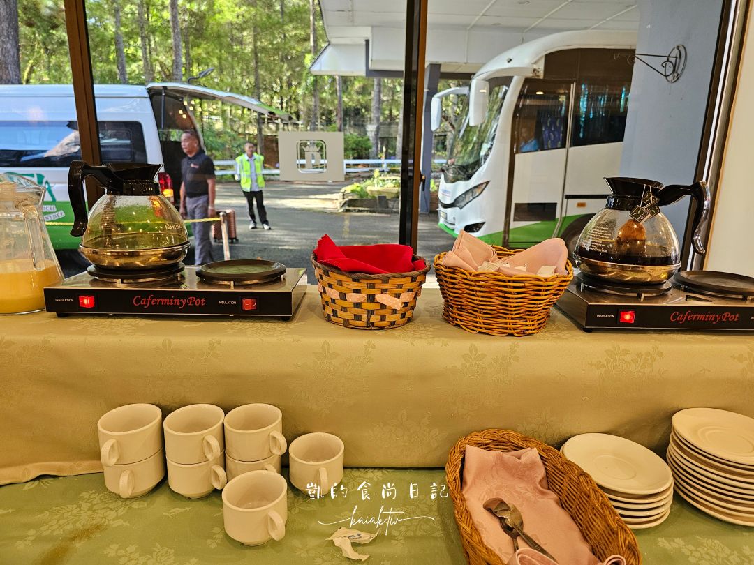 沙巴神山飯店Perkasa Hotel Mt Kinabalu。一開窗就看到神山的基納巴盧山佩卡薩酒店