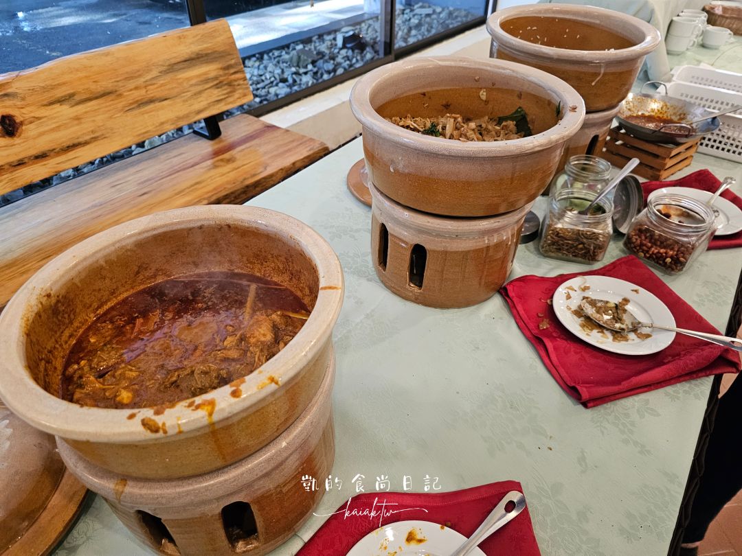 沙巴神山飯店Perkasa Hotel Mt Kinabalu。一開窗就看到神山的基納巴盧山佩卡薩酒店