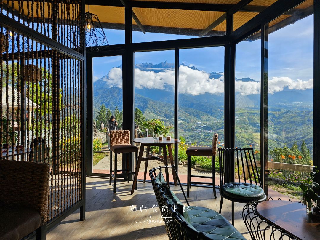 沙巴神山飯店Perkasa Hotel Mt Kinabalu。一開窗就看到神山的基納巴盧山佩卡薩酒店