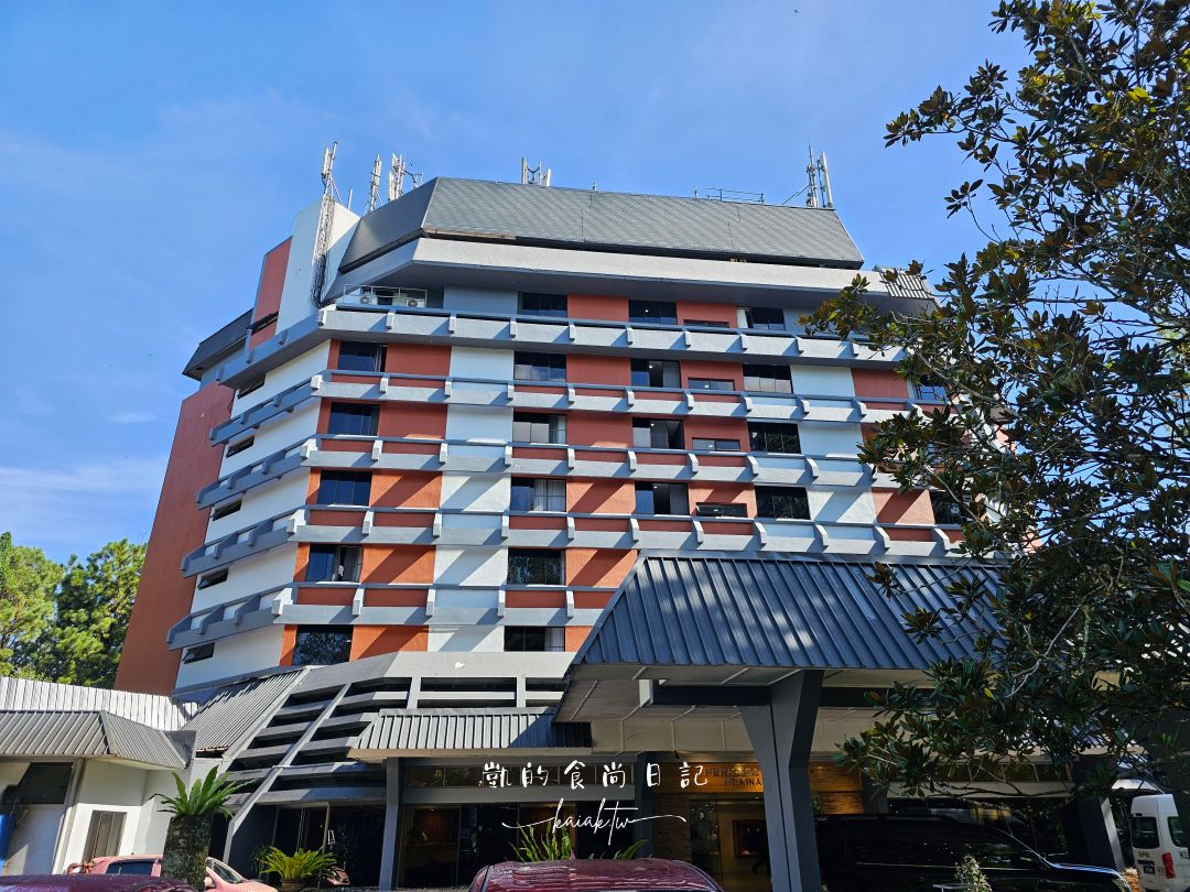 沙巴神山飯店Perkasa Hotel Mt Kinabalu。一開窗就看到神山的基納巴盧山佩卡薩酒店