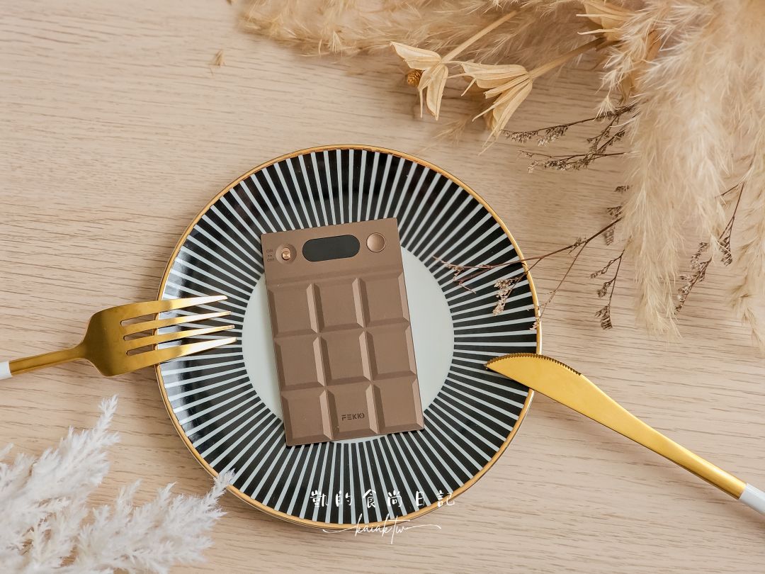 新世代智慧翻譯錄音卡CHOCO AI 輕薄小巧！出國即時會話翻譯、重點AI轉錄摘要，完美紀錄每個重要時刻