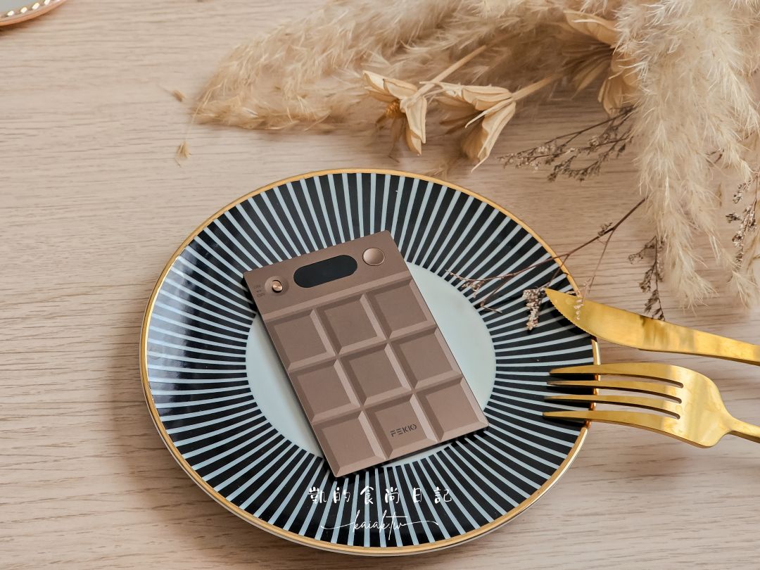 新世代智慧翻譯錄音卡CHOCO AI 輕薄小巧！出國即時會話翻譯、重點AI轉錄摘要，完美紀錄每個重要時刻
