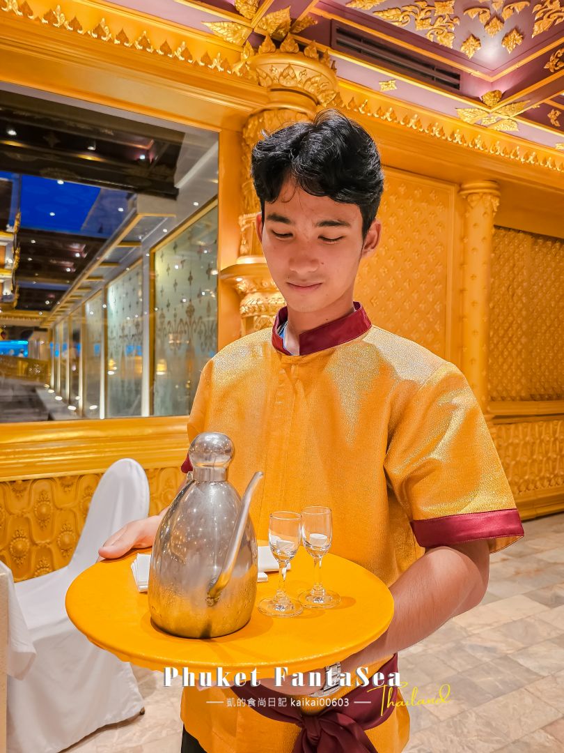 普吉島最奢華泰服。Phuket FantaSea 幻多奇主題樂園 穿泰服玩遊戲、跟大象小老虎拍照