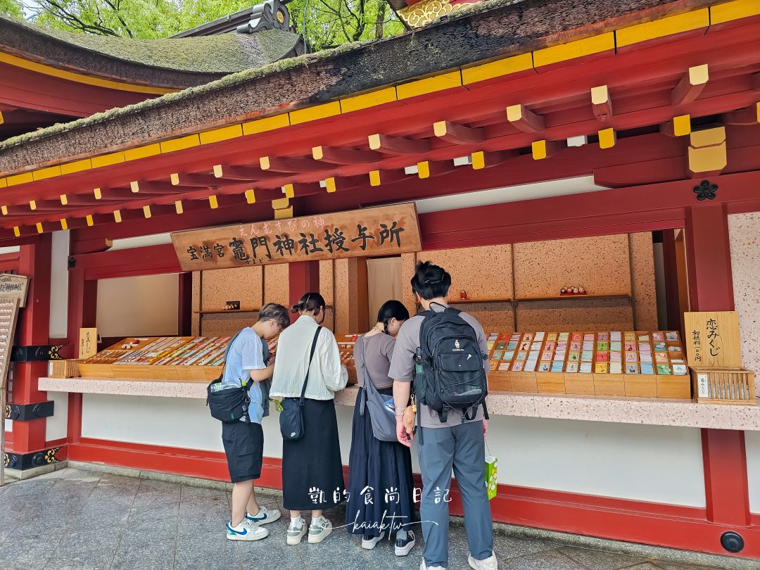 福岡太宰府一日遊。搭上旅人列車，太宰府天滿宮、梅枝餅、五角碗一蘭拉麵、昭和風咖啡廳收集起來