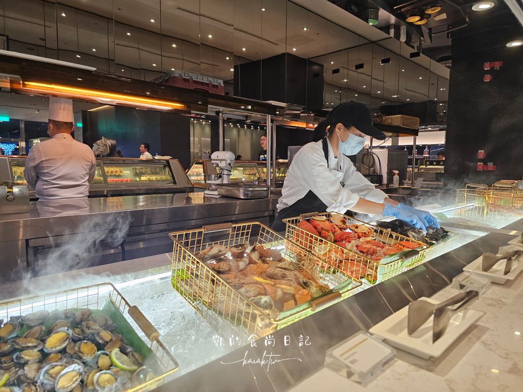 2025寒舍艾美buffet 探索廚房全新回歸！升級版超大日料檯、比臉大和牛壽司、主廚料理、甜點推車亮點搶先看