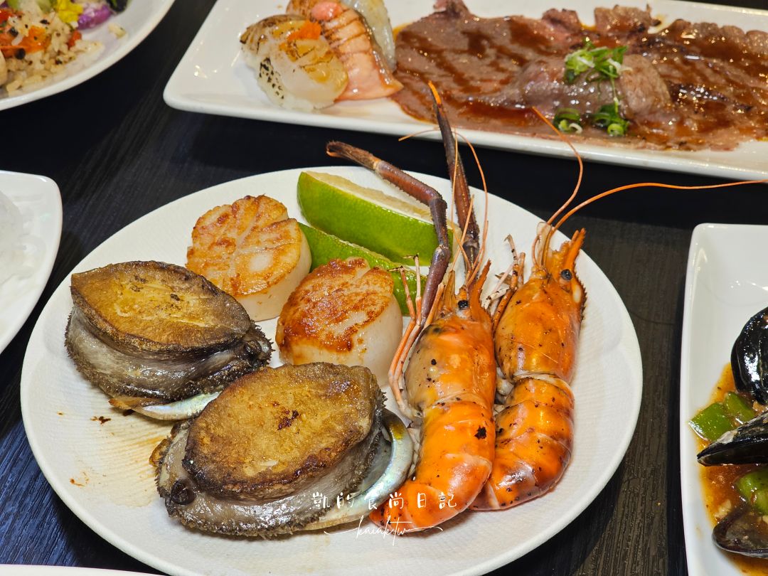 2025寒舍艾美buffet 探索廚房全新回歸！升級版超大日料檯、比臉大和牛壽司、主廚料理、甜點推車亮點搶先看