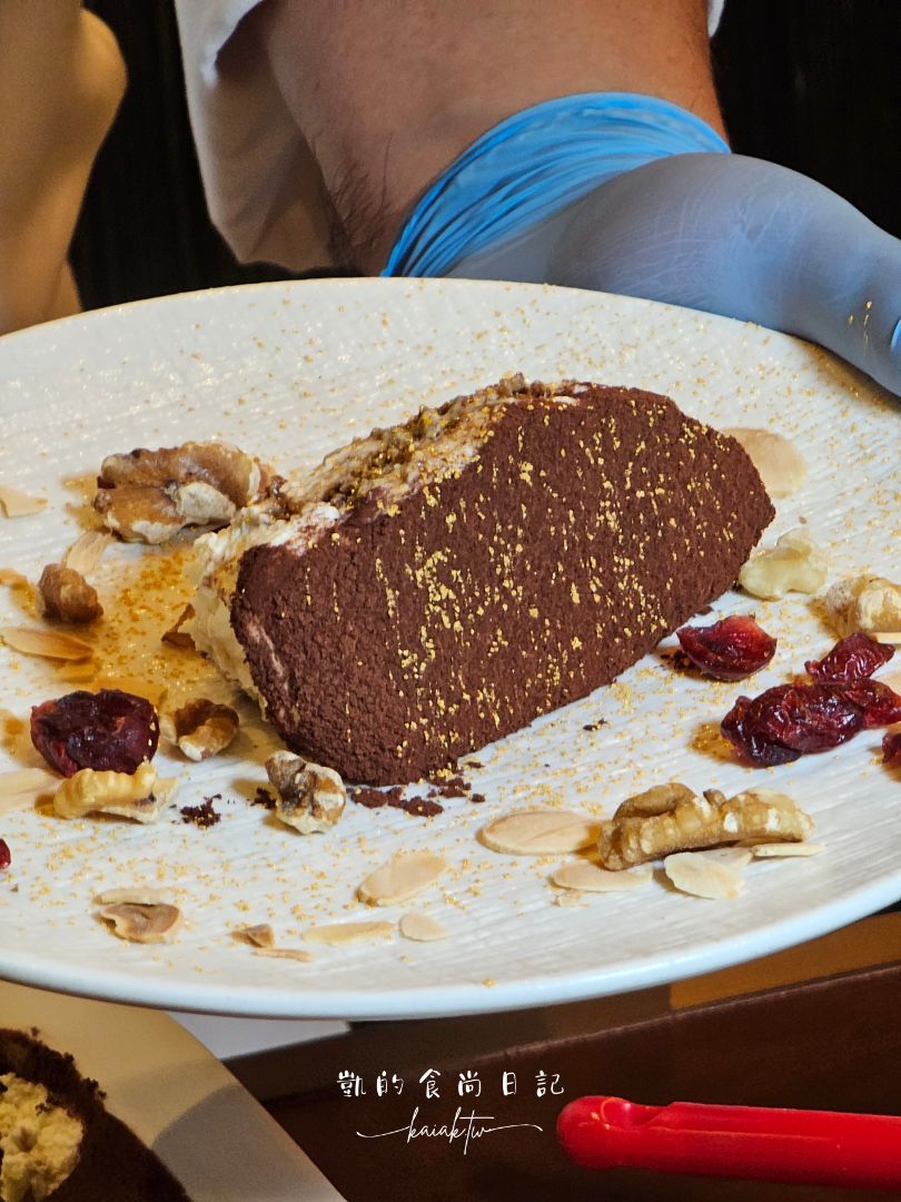 2025寒舍艾美buffet 探索廚房全新回歸！升級版超大日料檯、比臉大和牛壽司、主廚料理、甜點推車亮點搶先看