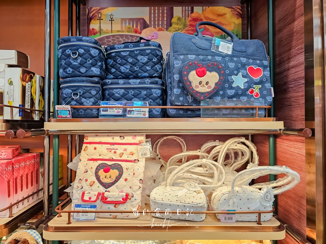 泰國人氣Butterbear奶油小熊 曼谷機場也買得到了!超大專櫃、曲奇餅禮盒、吊飾、包包超齊全 泰國人氣Butterbear奶油小熊 曼谷機場也買得到了!超大專櫃、曲奇餅禮盒、吊飾、包包超齊全