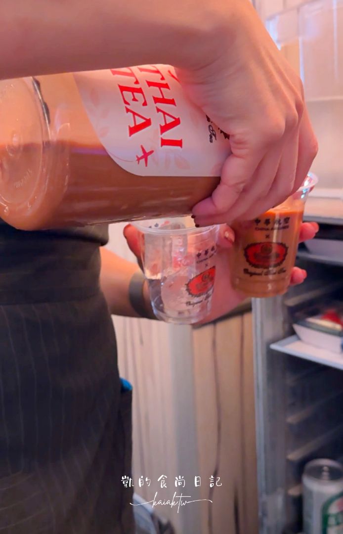 盤點華航機上3款聯名飲料:手標泰奶、金色三麥、五桐號。別搞錯班機,只有這幾個航線喝的到喔 盤點華航機上3款聯名飲料:手標泰奶、金色三麥、五桐號。別搞錯班機,只有這幾個航線喝的到喔