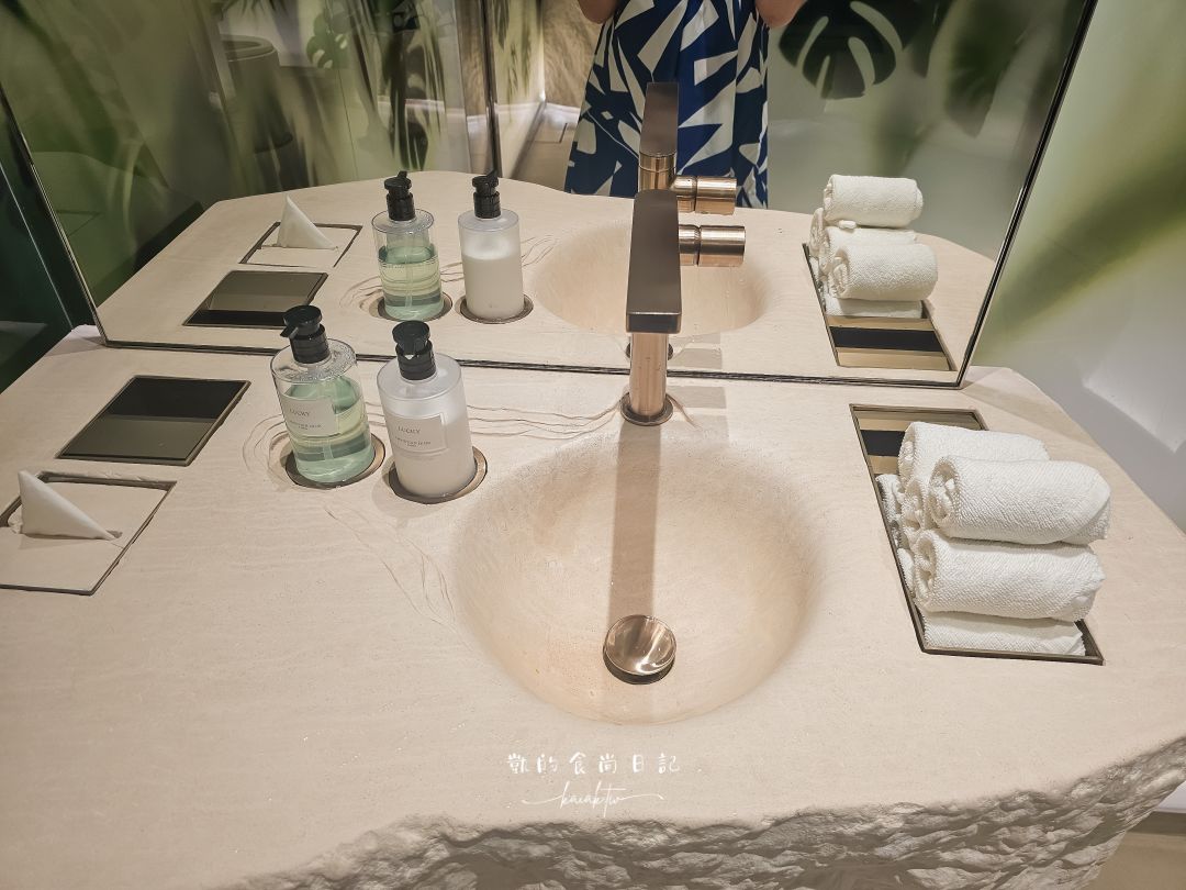 曼谷迪奧Gold House Dior Cafe開箱!金色玻璃溫室。Glasshouse 座位預約攻略+必拍亮點大公開 曼谷迪奧Gold House Dior Cafe開箱!金色玻璃溫室。Glasshouse 座位預約攻略+必拍亮點大公開