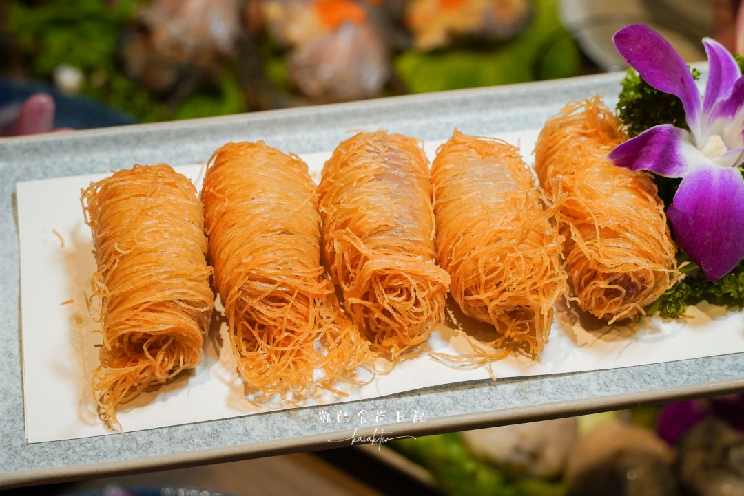 新開幕!!君曜雞湯-信義區精品級黃金雞湯火鍋。頂級花膠、活龍蝦紅蟳、A5和牛補上加補。信義區聚餐、慶生、尾牙包廂推薦