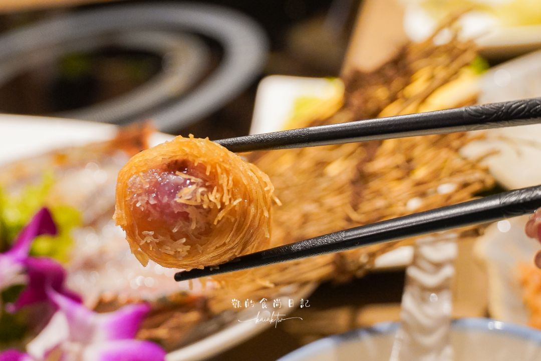 新開幕!!君曜雞湯-信義區精品級黃金雞湯火鍋。頂級花膠、活龍蝦紅蟳、A5和牛補上加補。信義區聚餐、慶生、尾牙包廂推薦