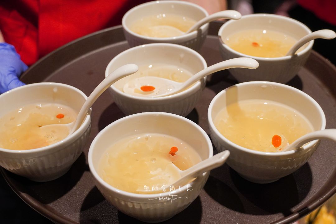 新開幕!!君曜雞湯-信義區精品級黃金雞湯火鍋。頂級花膠、活龍蝦紅蟳、A5和牛補上加補。信義區聚餐、慶生、尾牙包廂推薦 新開幕!!君曜雞湯-信義區精品級黃金雞湯火鍋。頂級花膠、活龍蝦紅蟳、A5和牛補上加補。信義區聚餐、慶生、尾牙包廂推薦