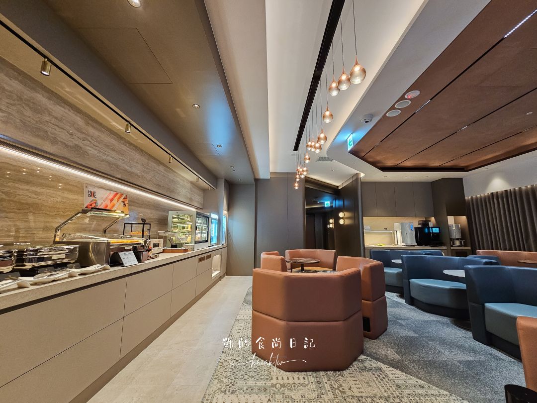 網站近期文章：台中機場星宇貴賓室「GALACTIC Lounge」開箱！頂級粵菜、蜷尾家冰淇淋吃到飽，凱媽也讚不絕口！