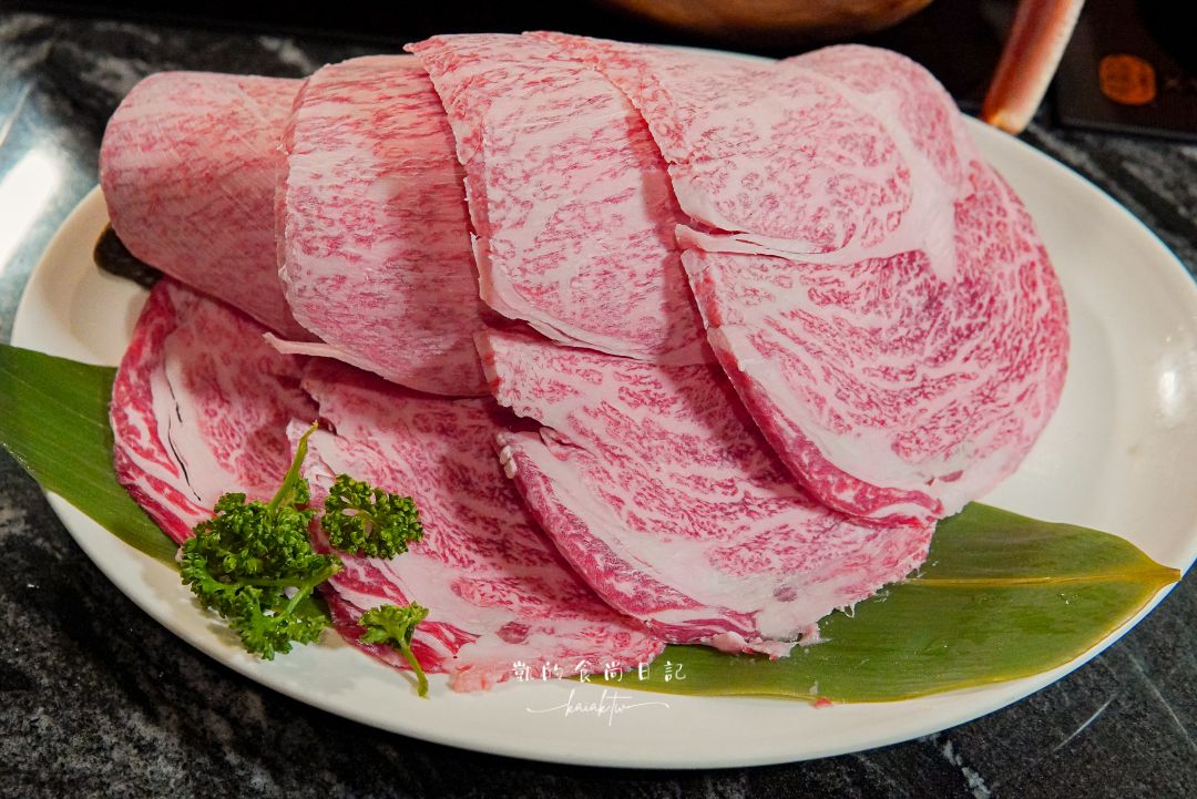 大安頂級海鮮鍋天花板！二本松季節限定帝王蟹、松葉蟹5吃。帶國外朋友來聚餐絕對好評！