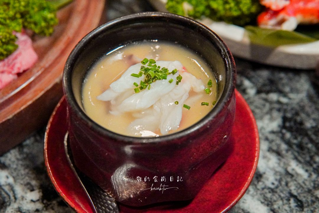 大安頂級海鮮鍋天花板！二本松季節限定帝王蟹、松葉蟹5吃。帶國外朋友來聚餐絕對好評！