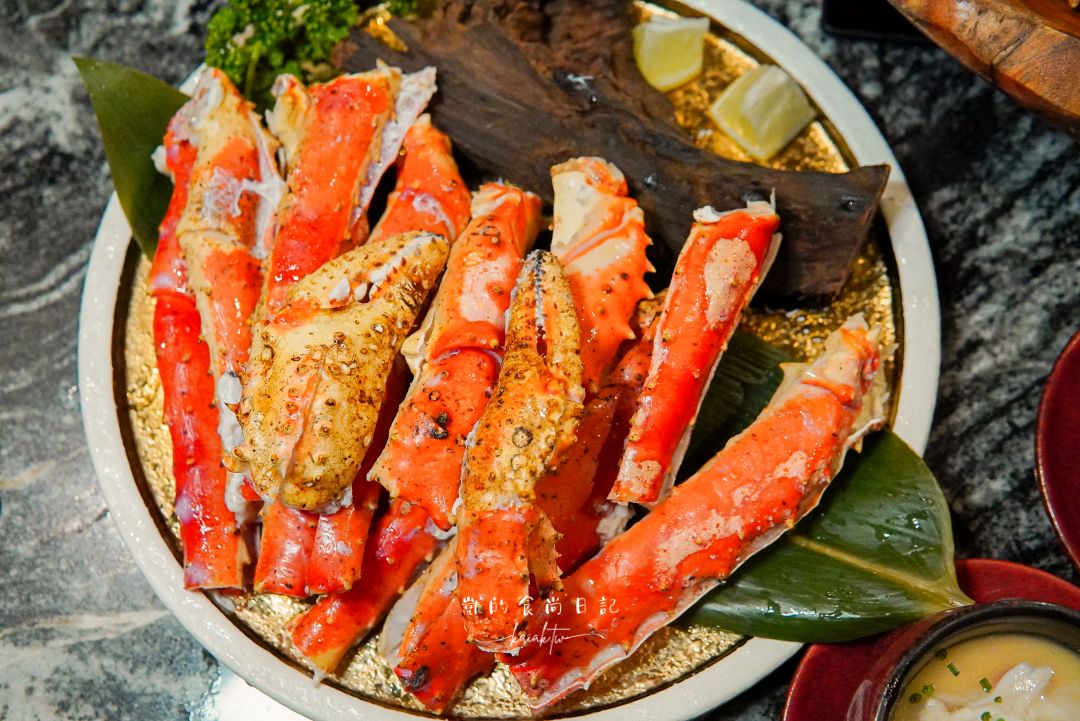 大安頂級海鮮鍋天花板！二本松季節限定帝王蟹、松葉蟹5吃。帶國外朋友來聚餐絕對好評！