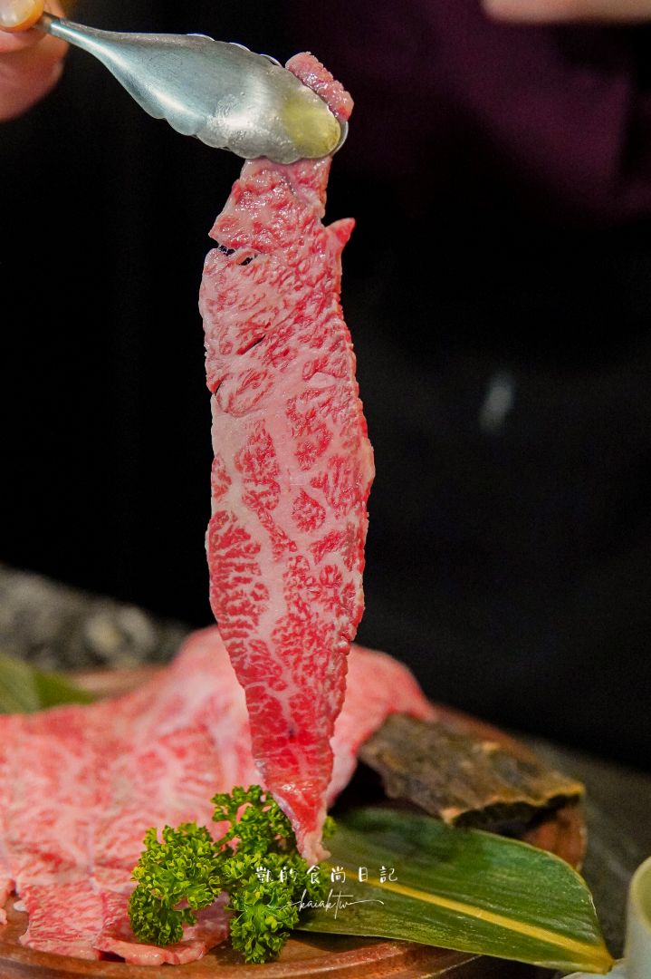 大安頂級海鮮鍋天花板！二本松季節限定帝王蟹、松葉蟹5吃。帶國外朋友來聚餐絕對好評！