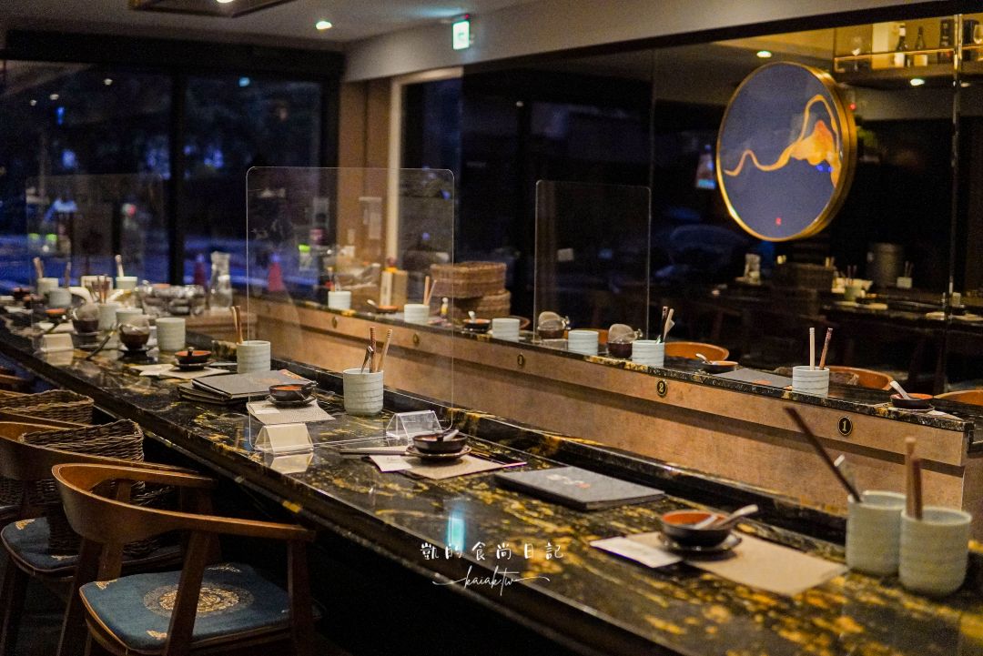 大安頂級海鮮鍋天花板！二本松季節限定帝王蟹、松葉蟹5吃。帶國外朋友來聚餐絕對好評！