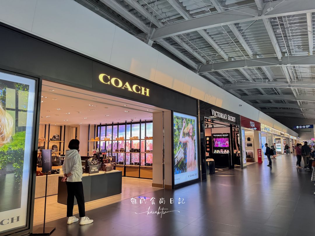 台中機場星宇貴賓室「GALACTIC Lounge」開箱！頂級粵菜、蜷尾家冰淇淋吃到飽，凱媽也讚不絕口！