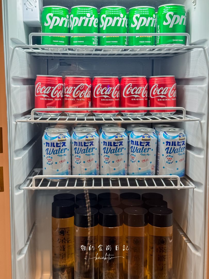 台中機場星宇貴賓室「GALACTIC Lounge」開箱！頂級粵菜、蜷尾家冰淇淋吃到飽，凱媽也讚不絕口！