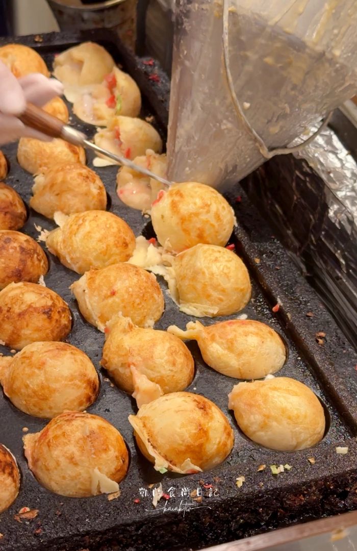 札幌狸小路推薦美食！タコとハイボール 狸小路二丁目店。章魚燒、炒麵居酒屋 在地人都愛來喝一杯生意超好