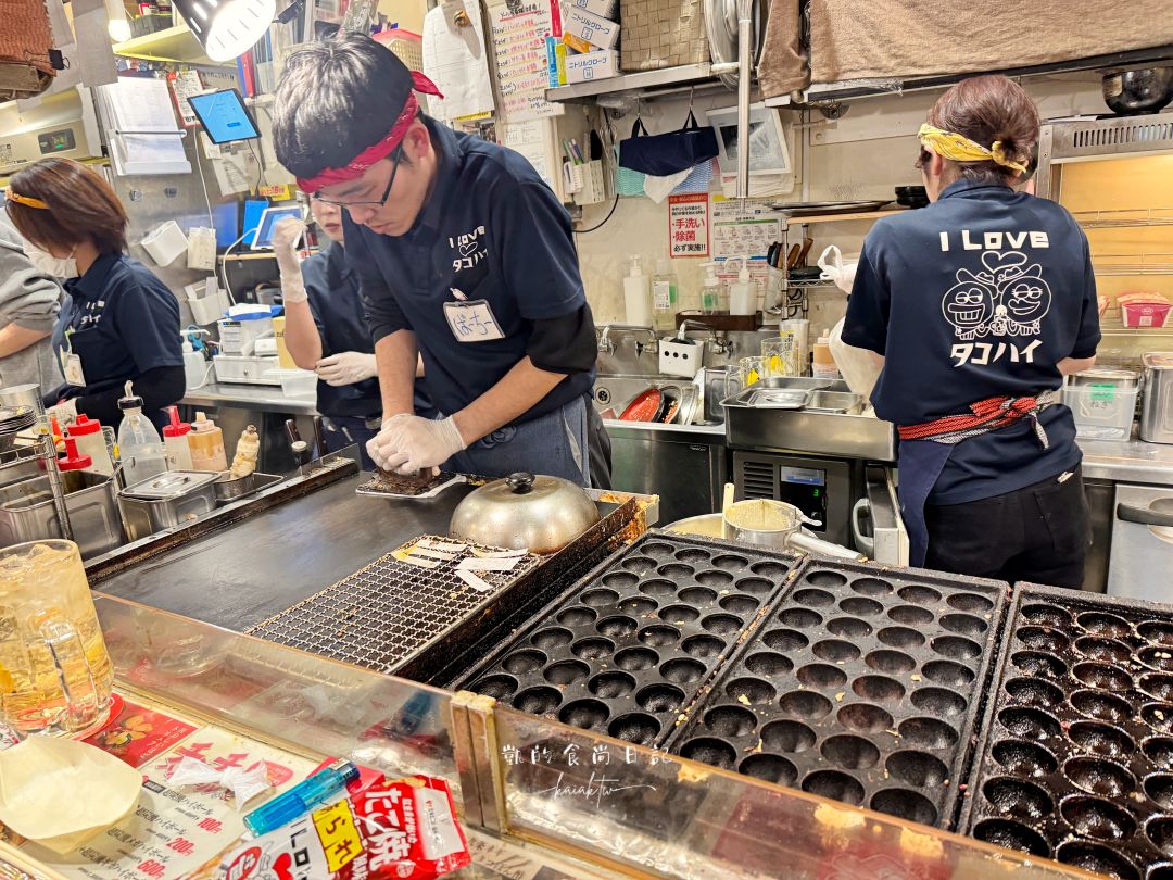 札幌狸小路推薦美食！タコとハイボール 狸小路二丁目店。章魚燒、炒麵居酒屋 在地人都愛來喝一杯生意超好