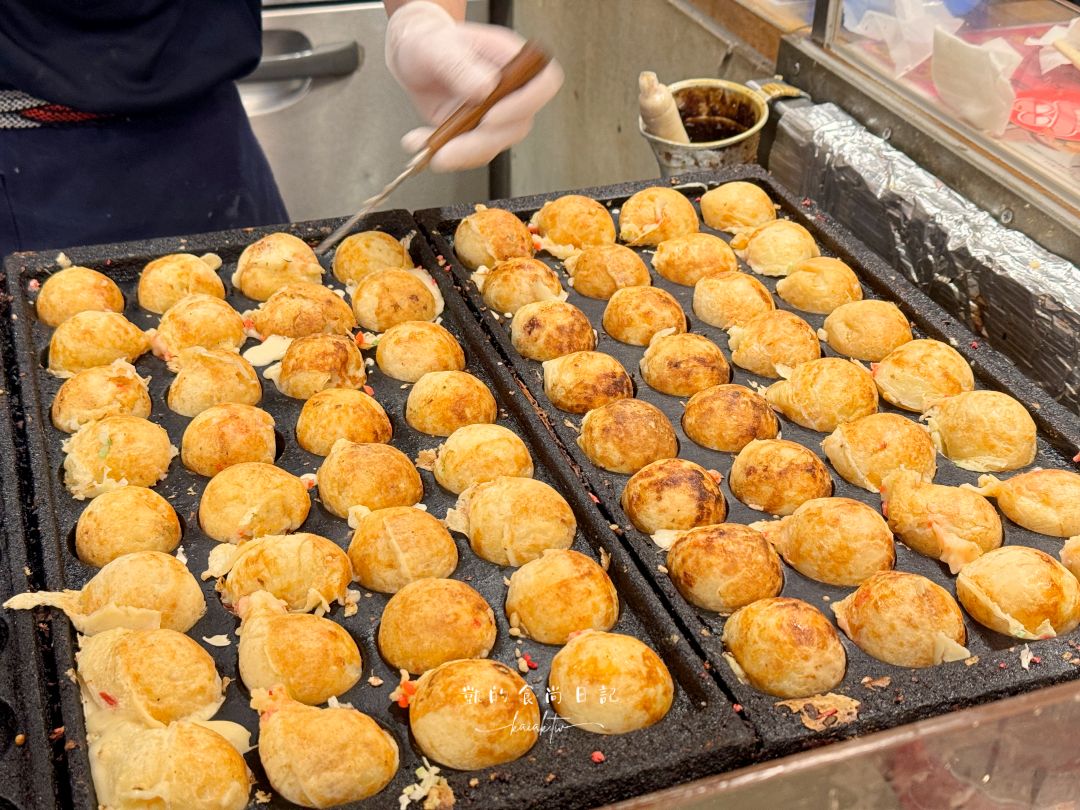 札幌狸小路推薦美食！タコとハイボール 狸小路二丁目店。章魚燒、炒麵居酒屋 在地人都愛來喝一杯生意超好