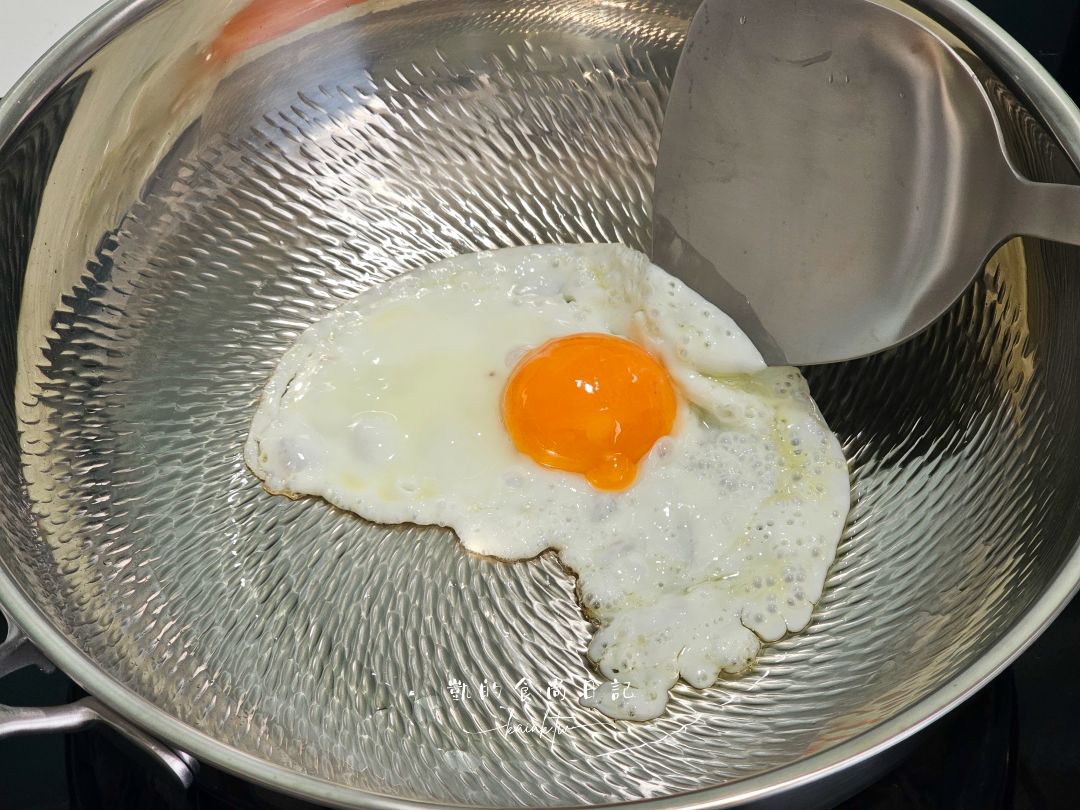 TiKOBO鈦工坊 TiCOOK 鈦鈦鍋開箱。終於跟不沾鍋分手!無塗層超級安心感~ TiKOBO鈦工坊 TiCOOK 鈦鈦鍋開箱。終於跟不沾鍋分手!無塗層超級安心感~