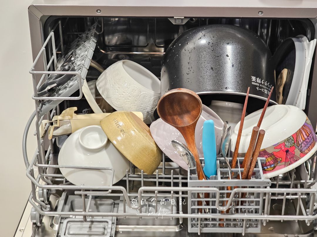 洗碗救星！CHEFBORN 韓國天廚 8人份免安裝獨立式紫外線自動開門洗碗機開箱