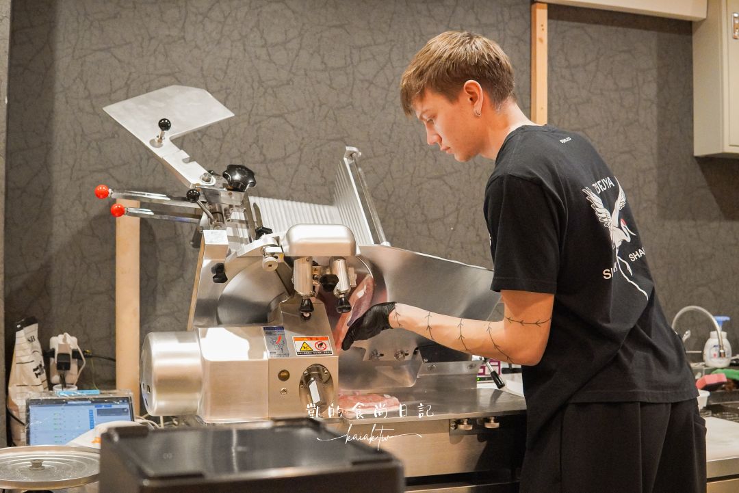 大阪美食推薦！精選18間大阪必吃美食懶人包！丼飯、海鮮、燒肉、炸串、甜點通通有～