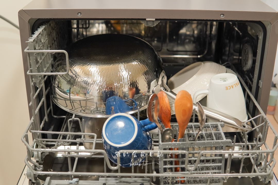 洗碗救星！CHEFBORN 韓國天廚 8人份免安裝獨立式紫外線自動開門洗碗機開箱