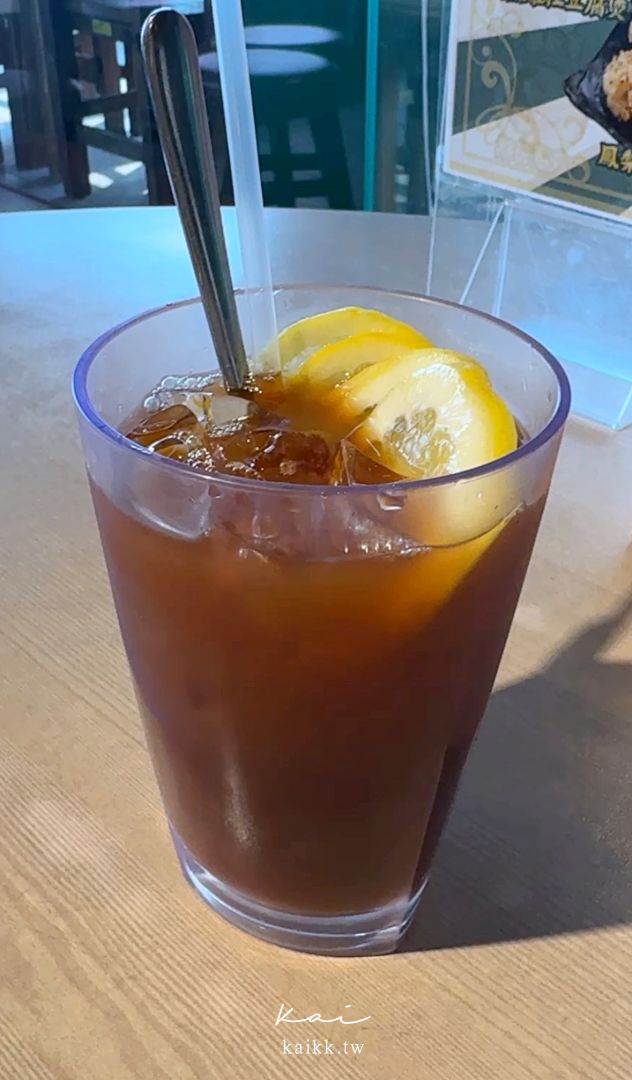淡水佬港茶餐廳開箱｜淡水渡船頭港式飲茶。有河景、廁所、冷氣的寶藏餐廳