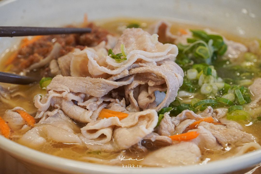 苗栗苑裡必吃九妹牛肉麵館！限量牛腩拉麵超香濃，傳說中被牛肉麵耽誤的滷味也是這家