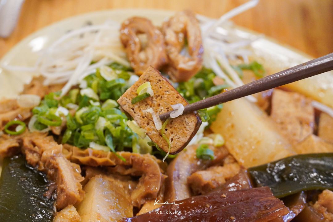 苗栗苑裡必吃九妹牛肉麵館！限量牛腩拉麵超香濃，傳說中被牛肉麵耽誤的滷味也是這家