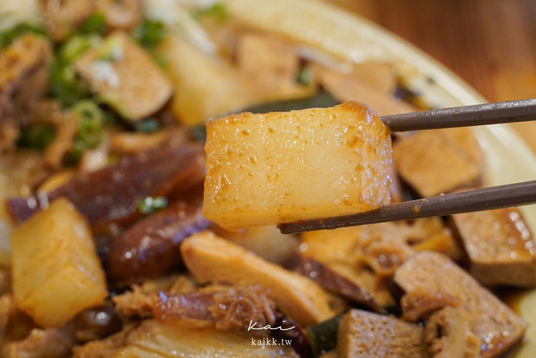 苗栗苑裡必吃九妹牛肉麵館！限量牛腩拉麵超香濃，傳說中被牛肉麵耽誤的滷味也是這家