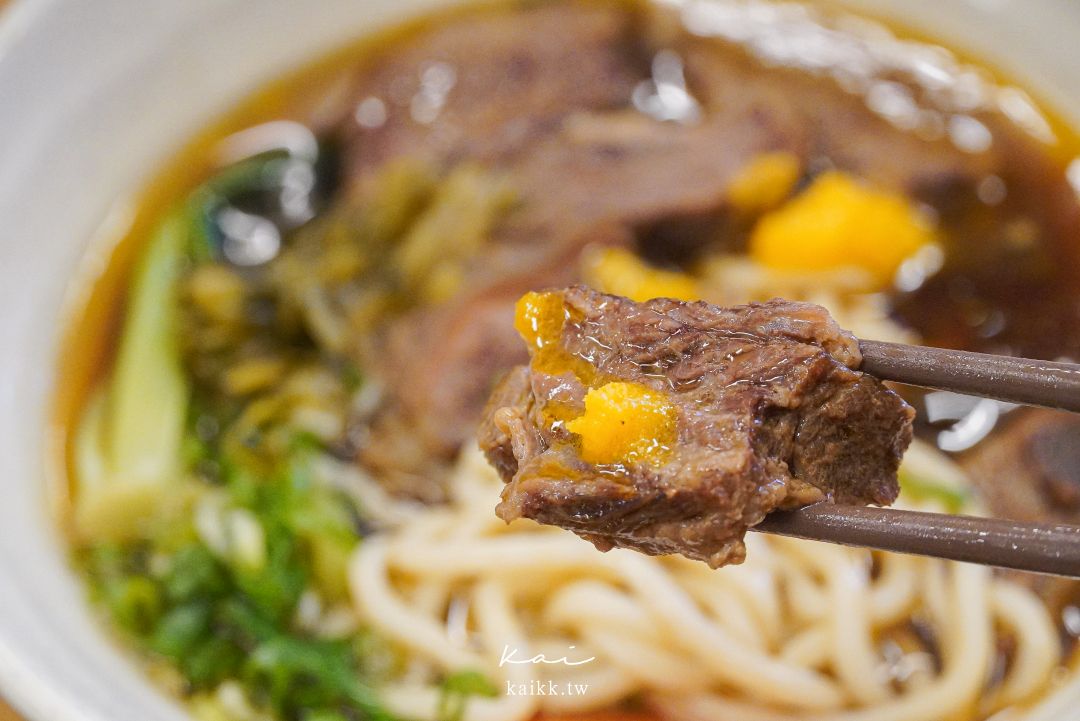 苗栗苑裡必吃九妹牛肉麵館！限量牛腩拉麵超香濃，傳說中被牛肉麵耽誤的滷味也是這家