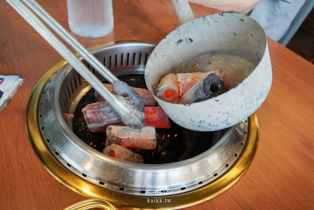淡水聚餐最愛梨花大苑｜淡水超強燒肉吃到飽，見島牛、雪蟹膏拌飯、人蔘雞湯一次吃
